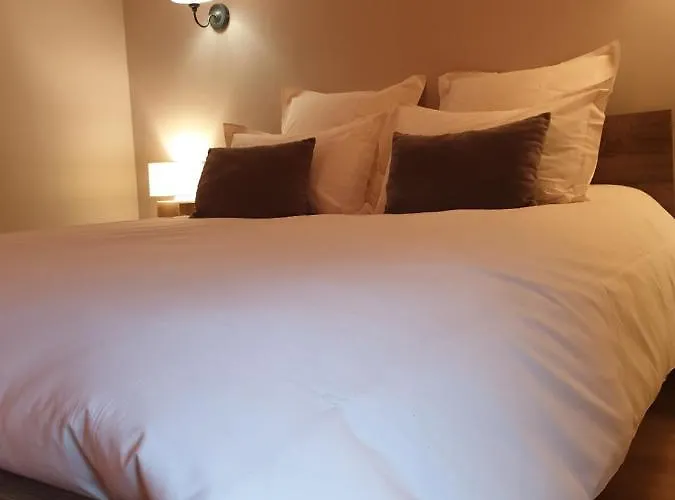 4 Etoiles La Belle Eau Calme 度假居 Futeau