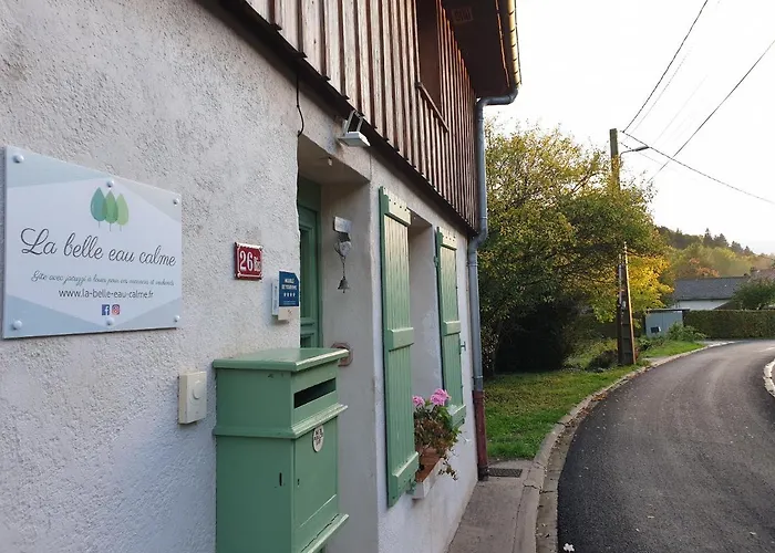 4 Etoiles La Belle Eau Calme 度假居 Futeau